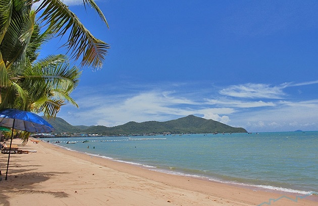 Bang Saray Beach 7