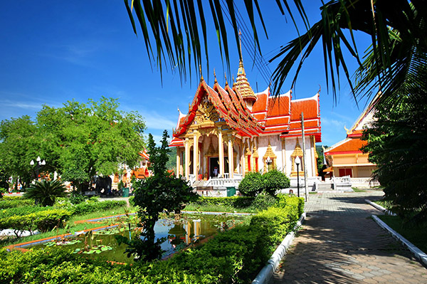 nhung ngoi chua noi tieng o Phuket 1