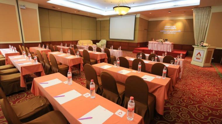 Karnmanee Palace Hotel 3